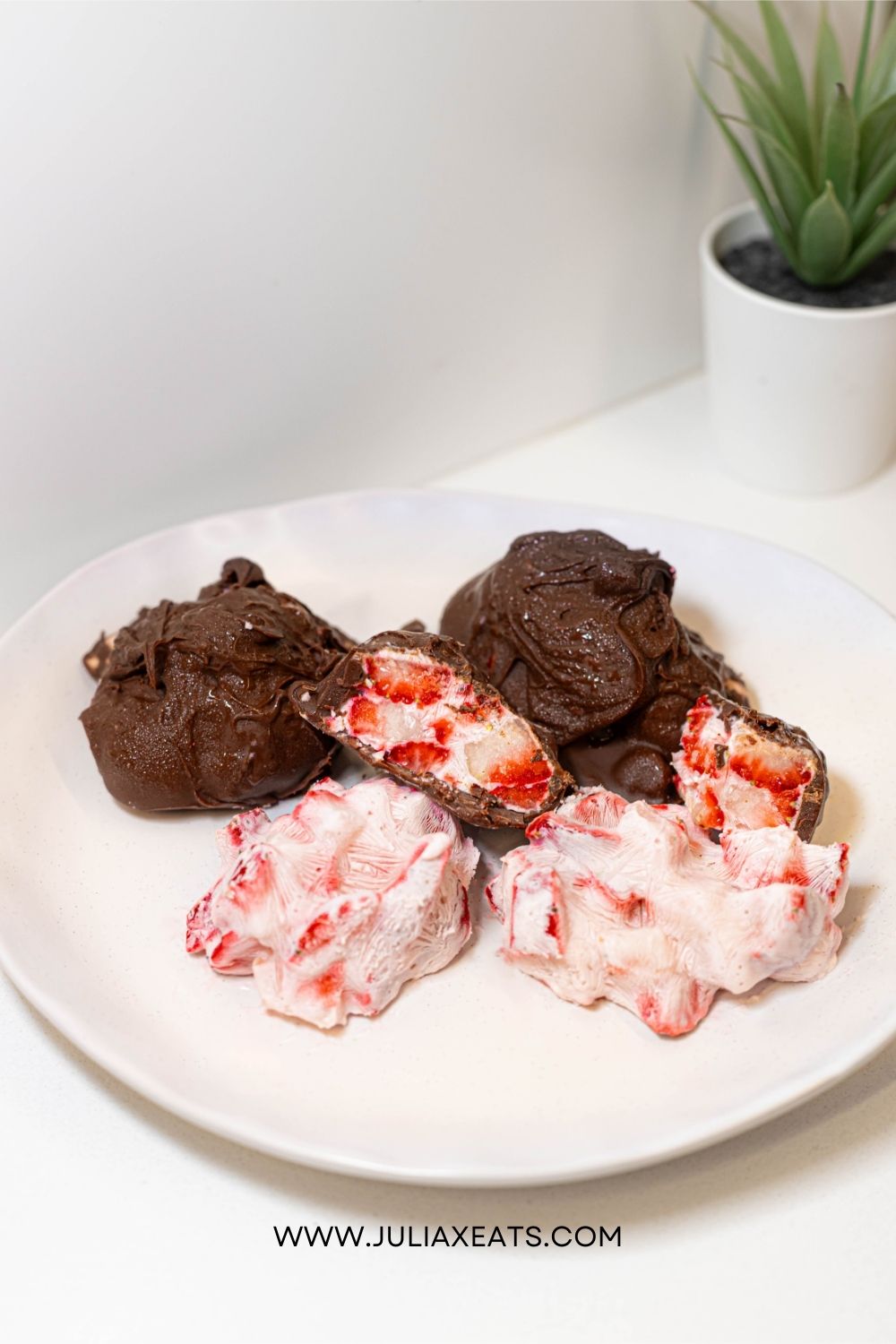 RECIPE - JULIAXEATS - STRAWBERRY BITES