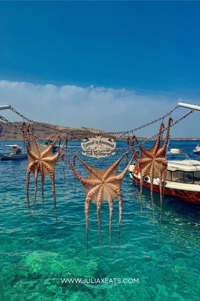 JULIAXEATS - GREECE - SANTORINI - SUNSET BY AMMOUDI BAY