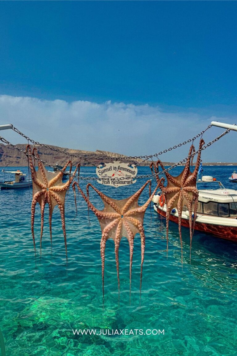 JULIAXEATS - GREECE - SANTORINI - SUNSET BY AMMOUDI BAY