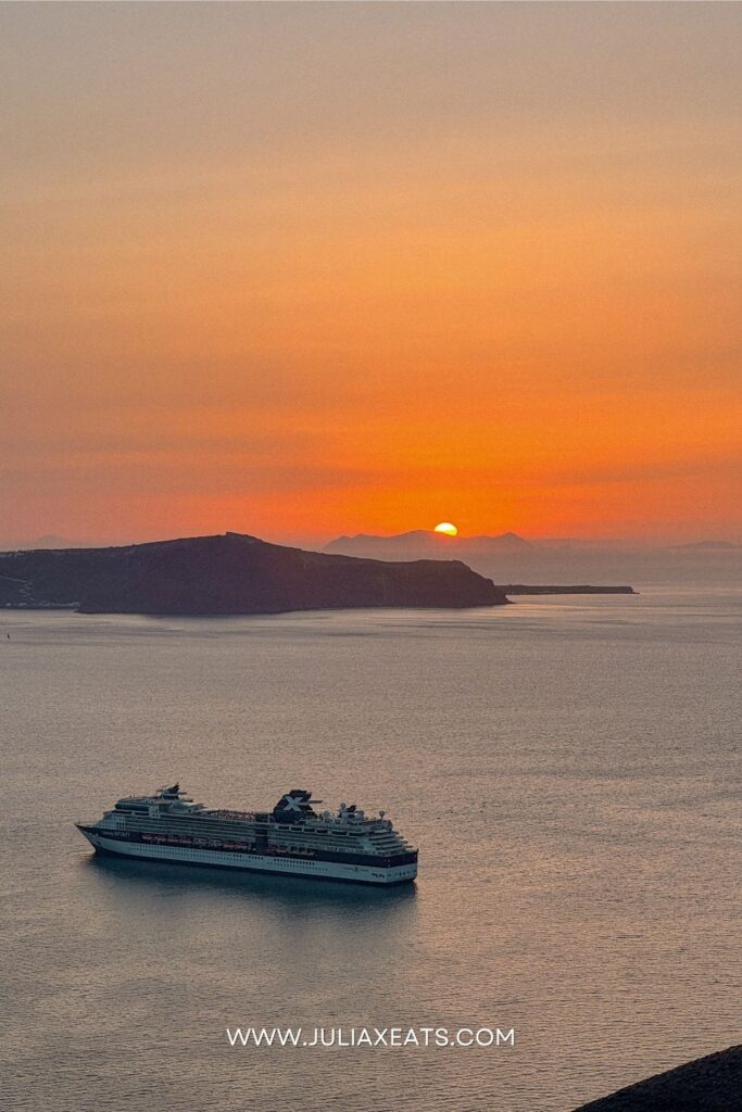 JULIAXEATS - GREECE - SANTORINI - Fira (2)