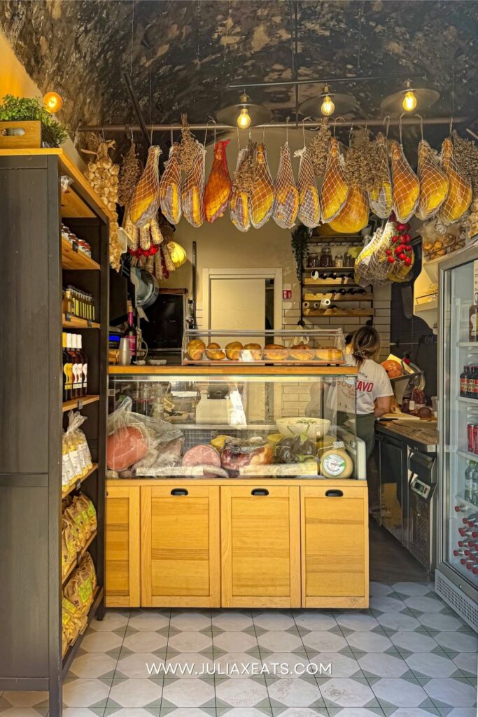 JULIAXEATS - Italy - Puglia - GUSTAVO