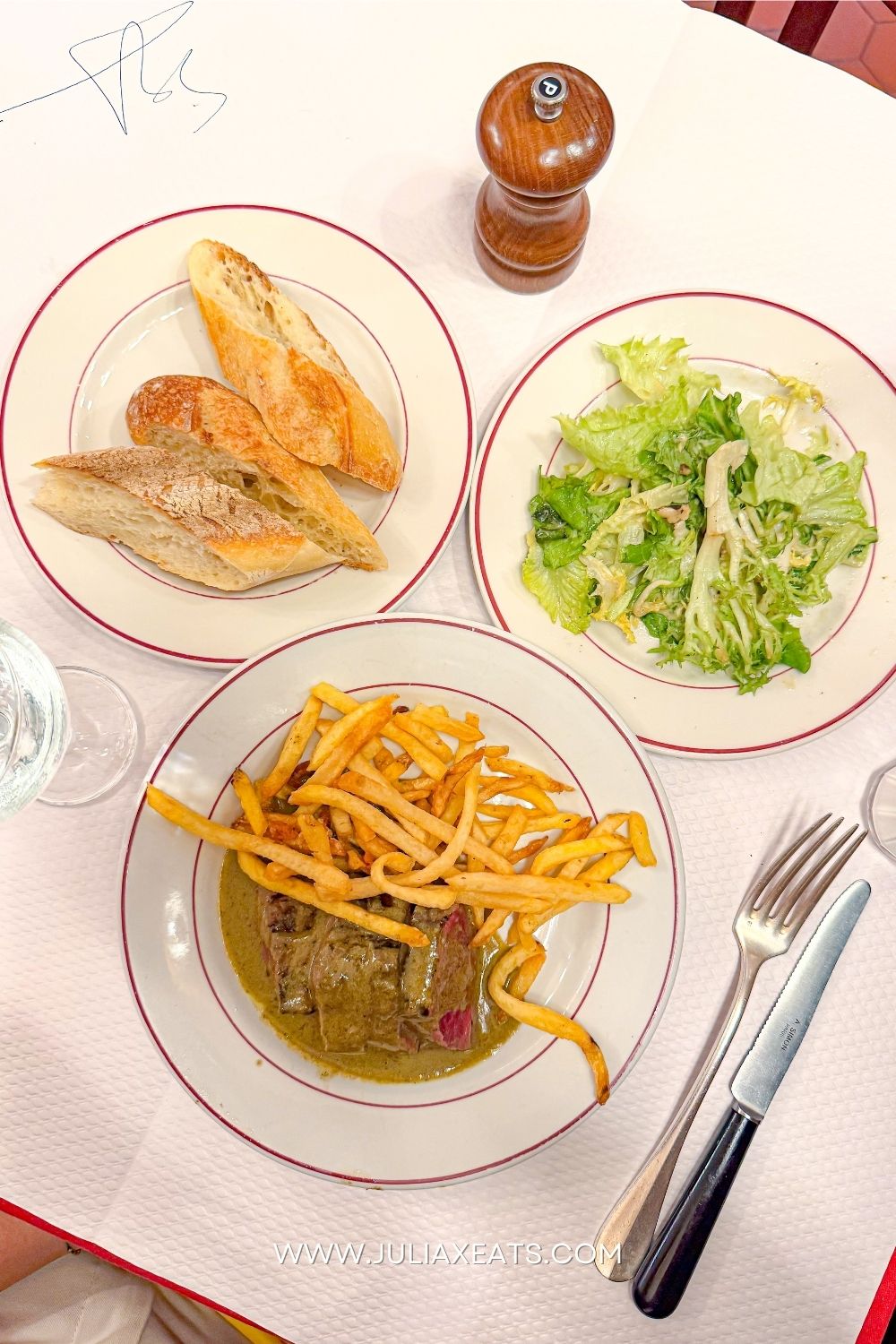 France - Paris - Relais de l'Entrecôte - JULIAXEATS