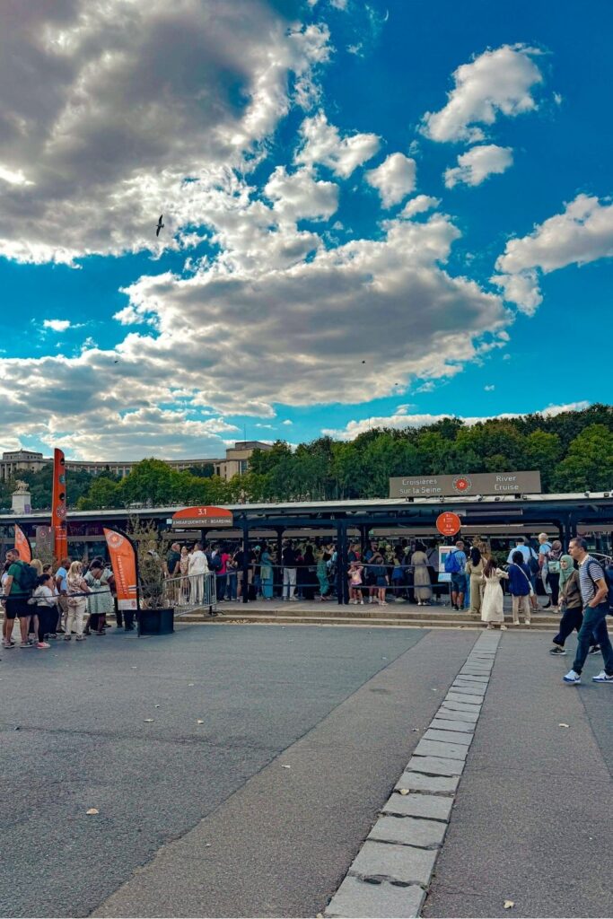 France - Paris - Seine river cruise with get your guide - JULIAXEATS