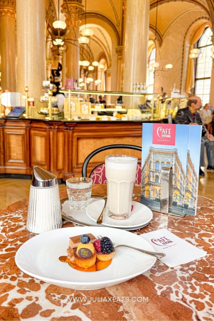 JULIAXEATS - Austria - Vienna - Café Central