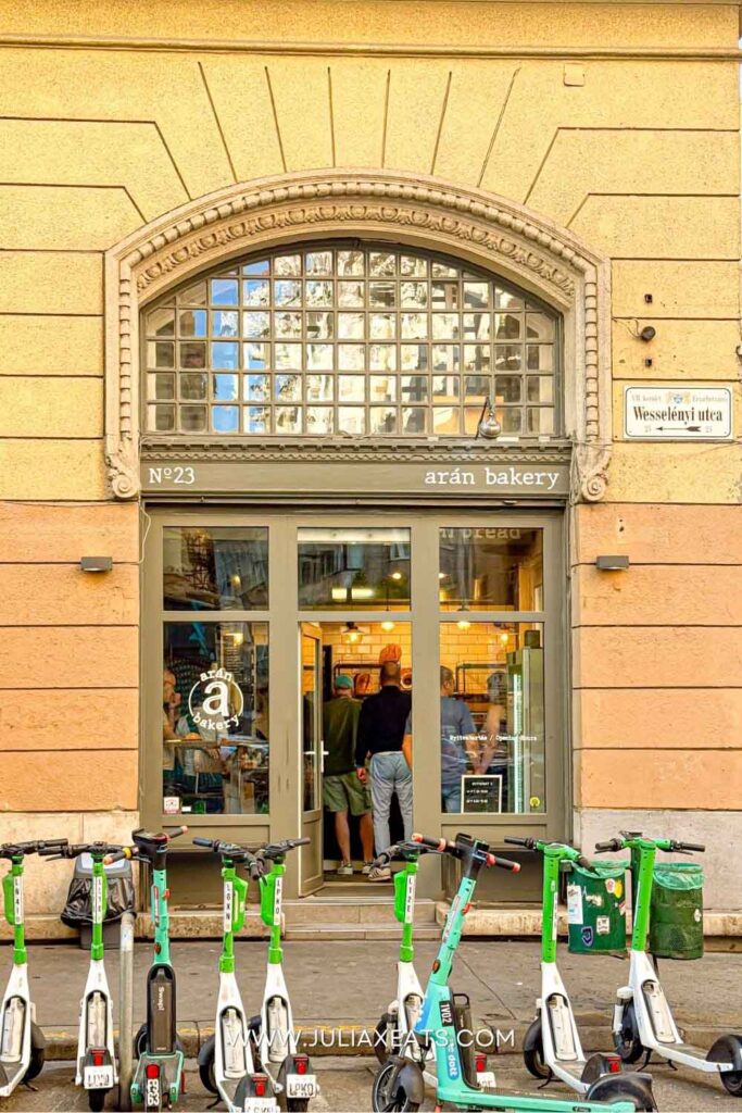 JULIAXEATS - Hungary - Budapest - arán bakery