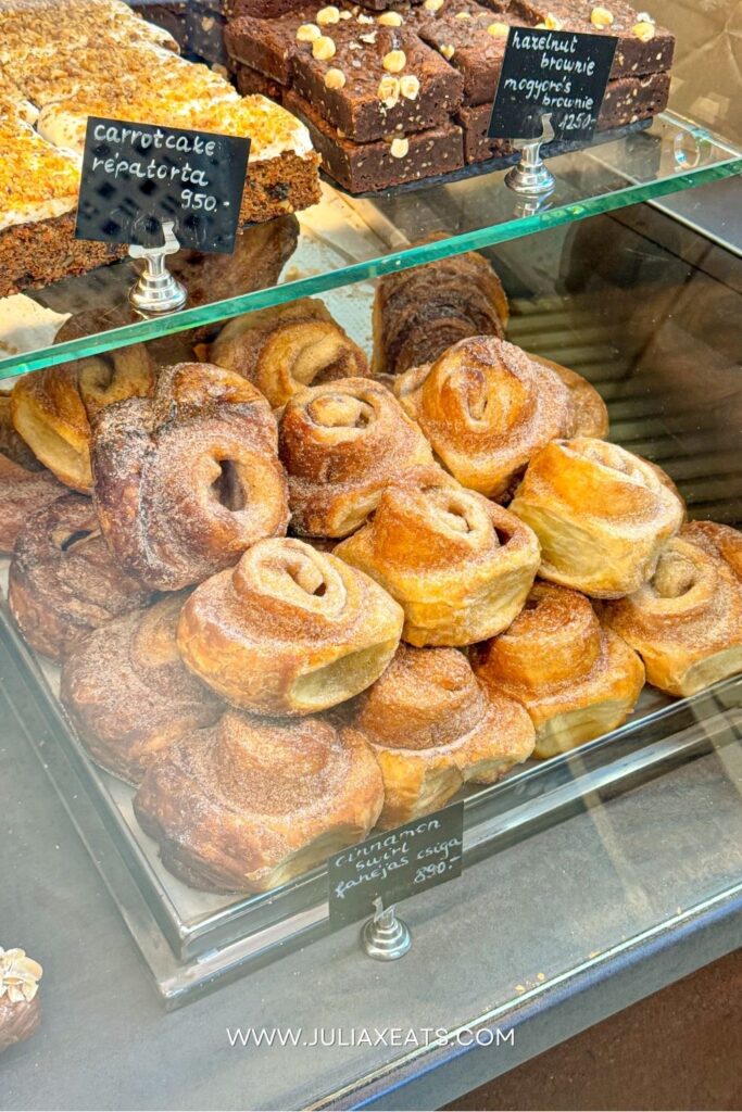 JULIAXEATS - Hungary - Budapest - arán bakery