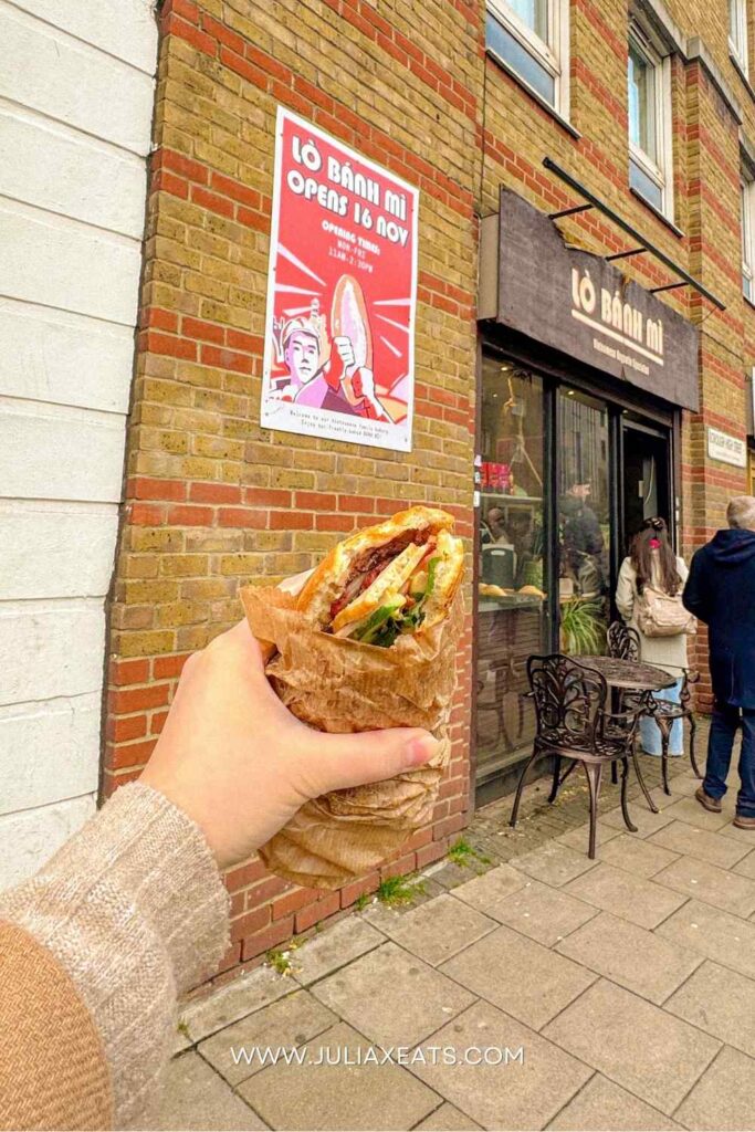 JULIAXEATS - UK - London - Lò Bánh Mì