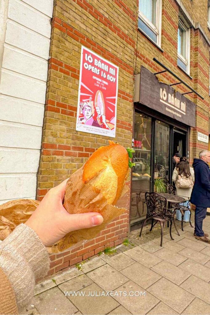 JULIAXEATS - UK - London - Lò Bánh Mì